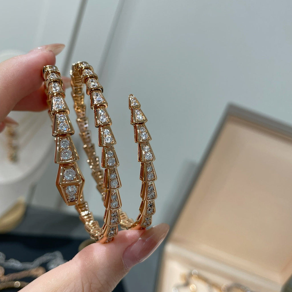 three-loop bracelet