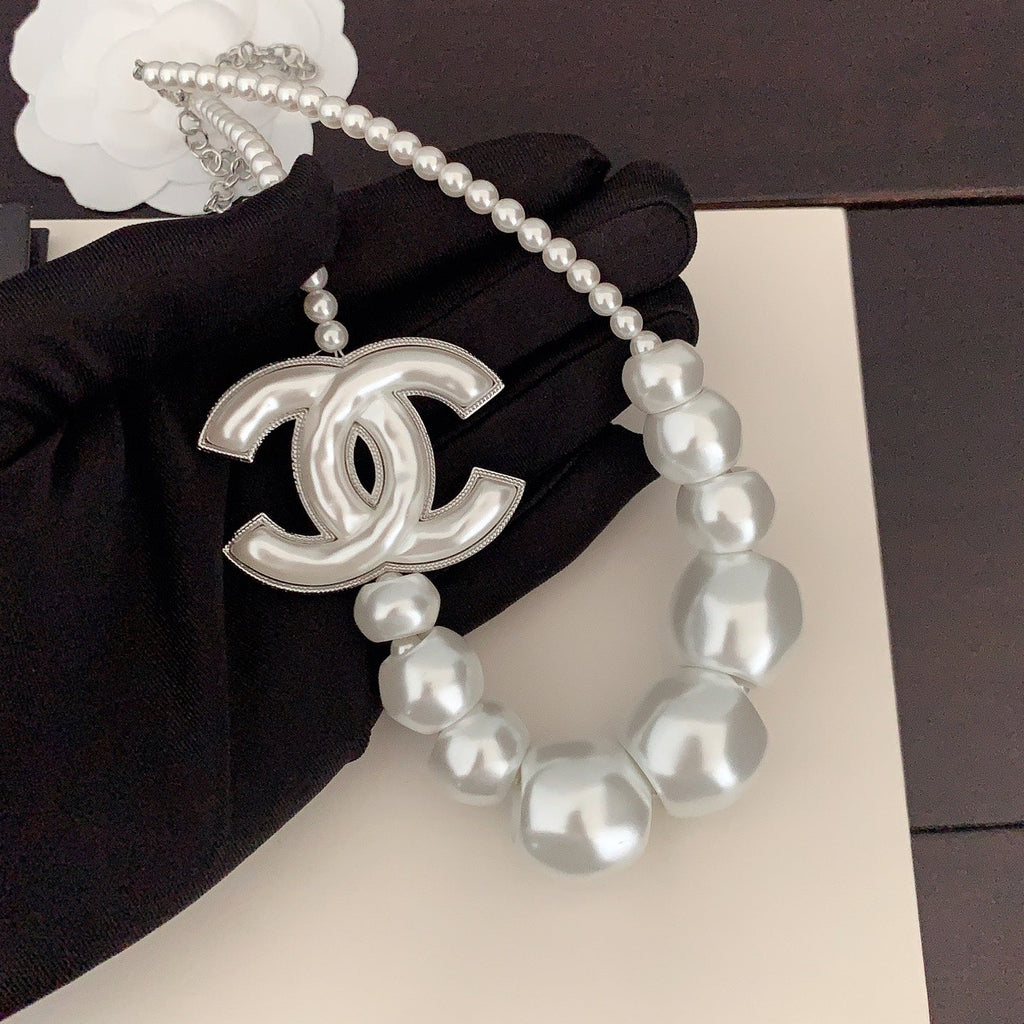 Double C necklace