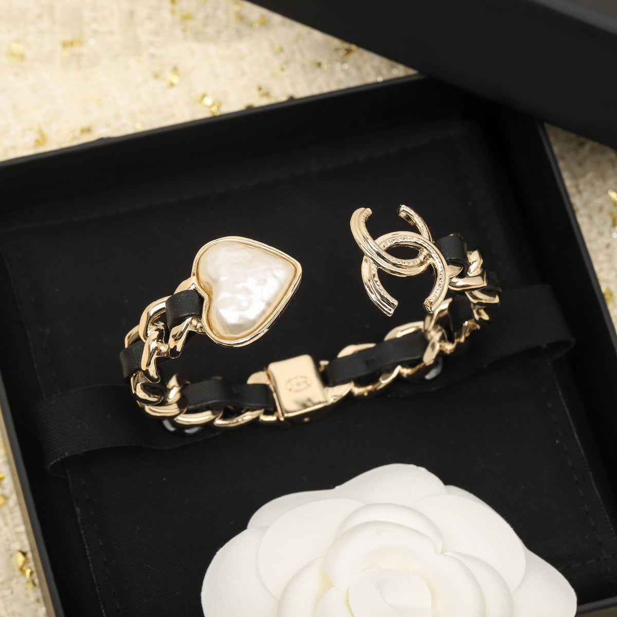 heart pearl leather bracelet