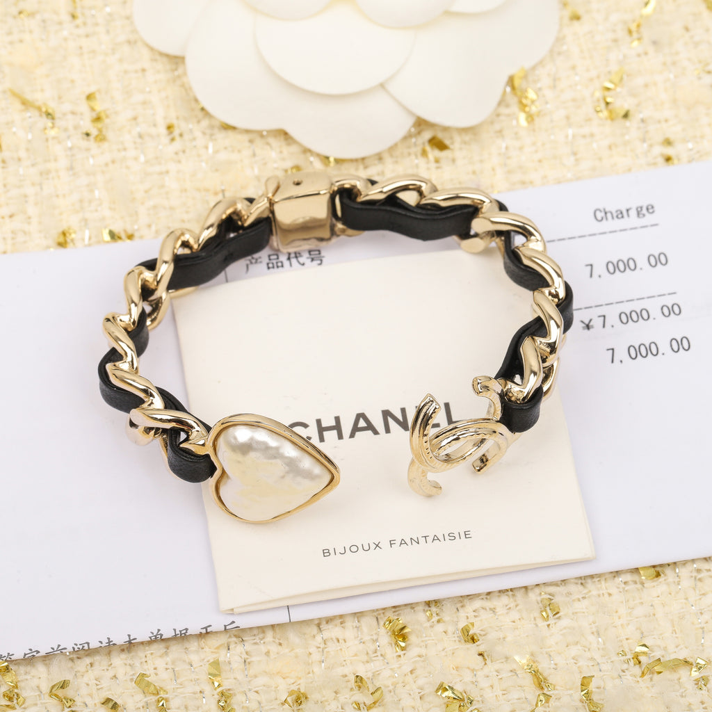 heart pearl leather bracelet