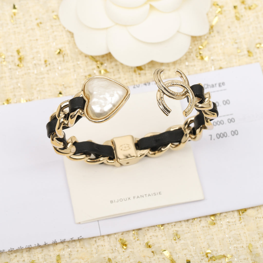 heart pearl leather bracelet