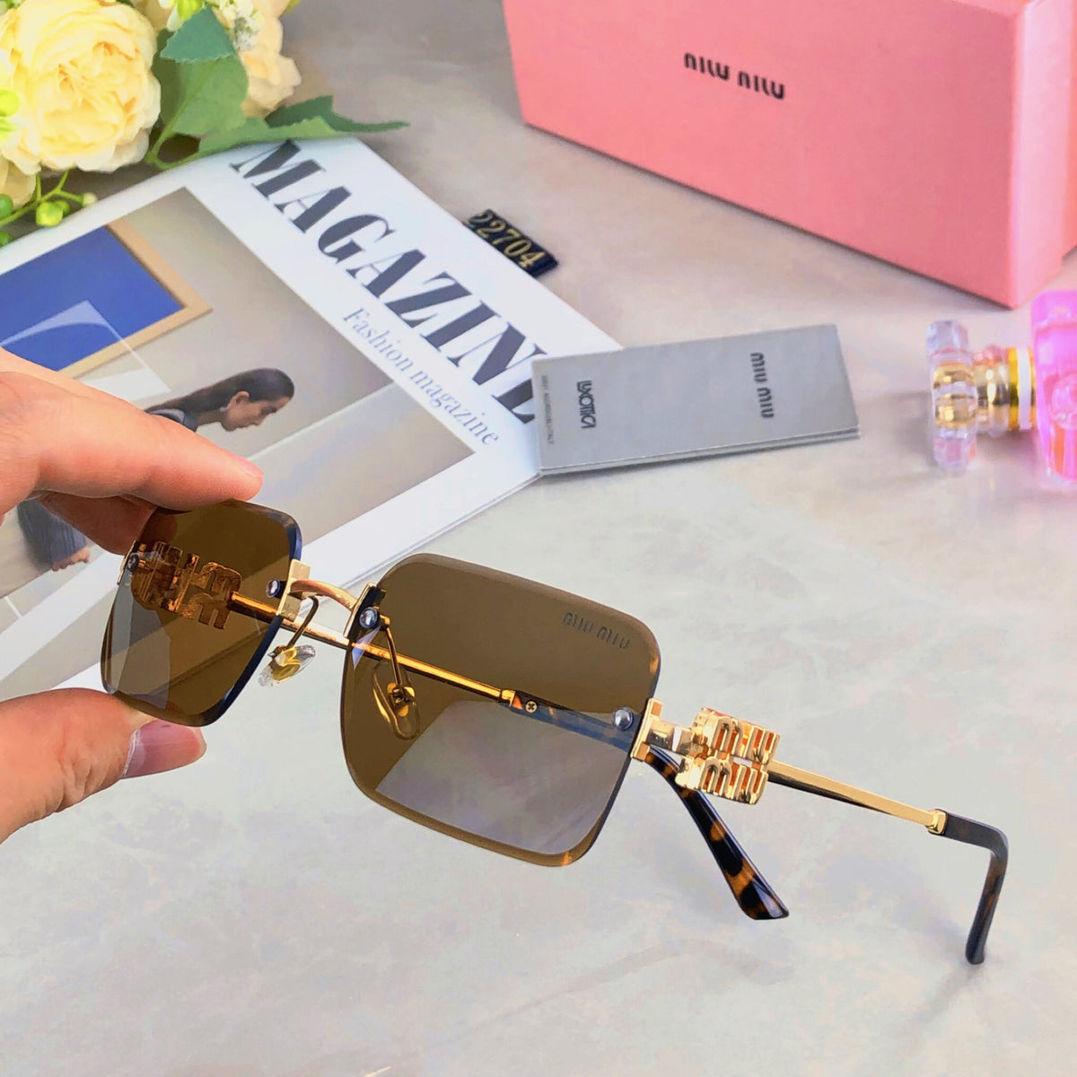 Square frameless cut-edge sun protection sunglasses