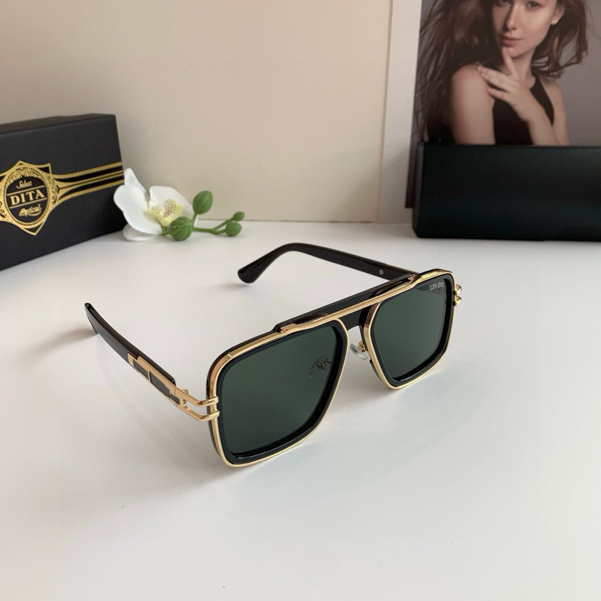 Square frame sunglasses