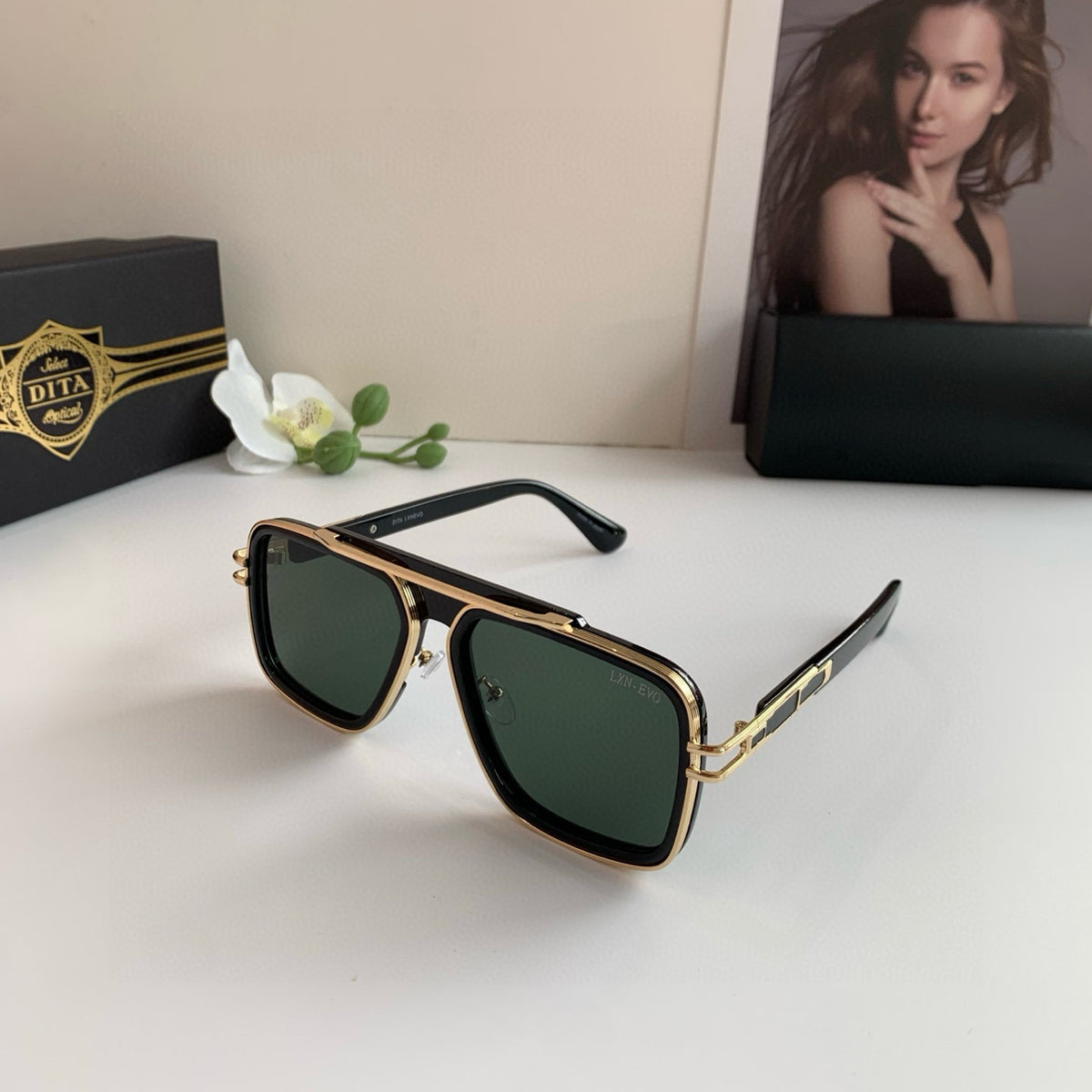 Square frame sunglasses