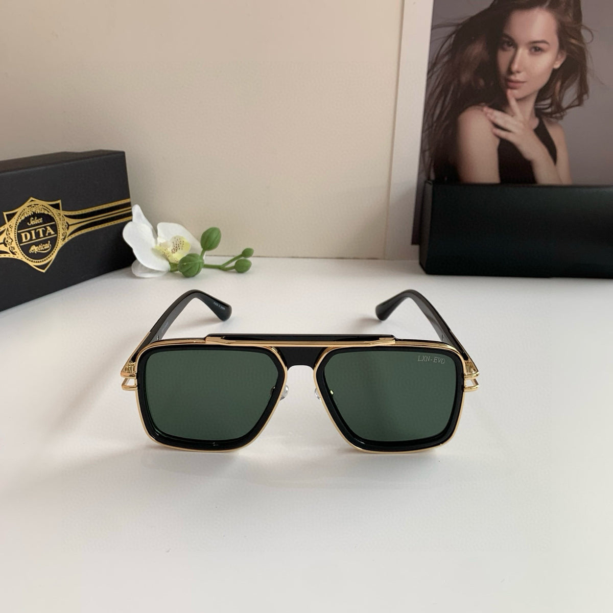 Square frame sunglasses