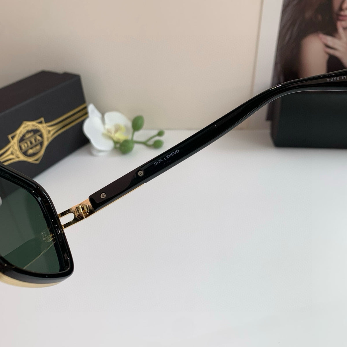 Square frame sunglasses