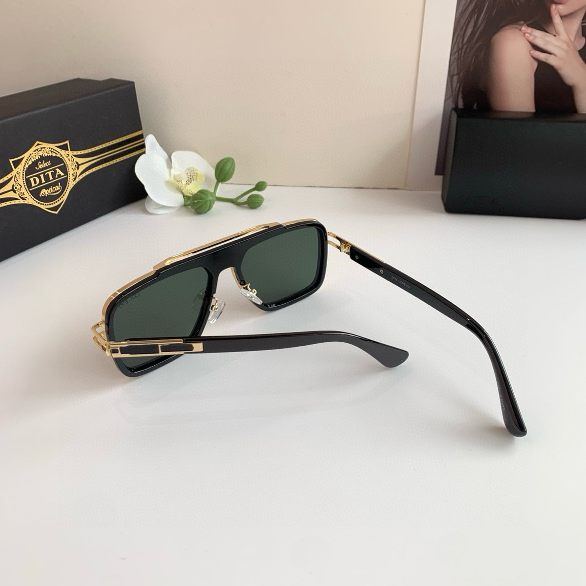 Square frame sunglasses