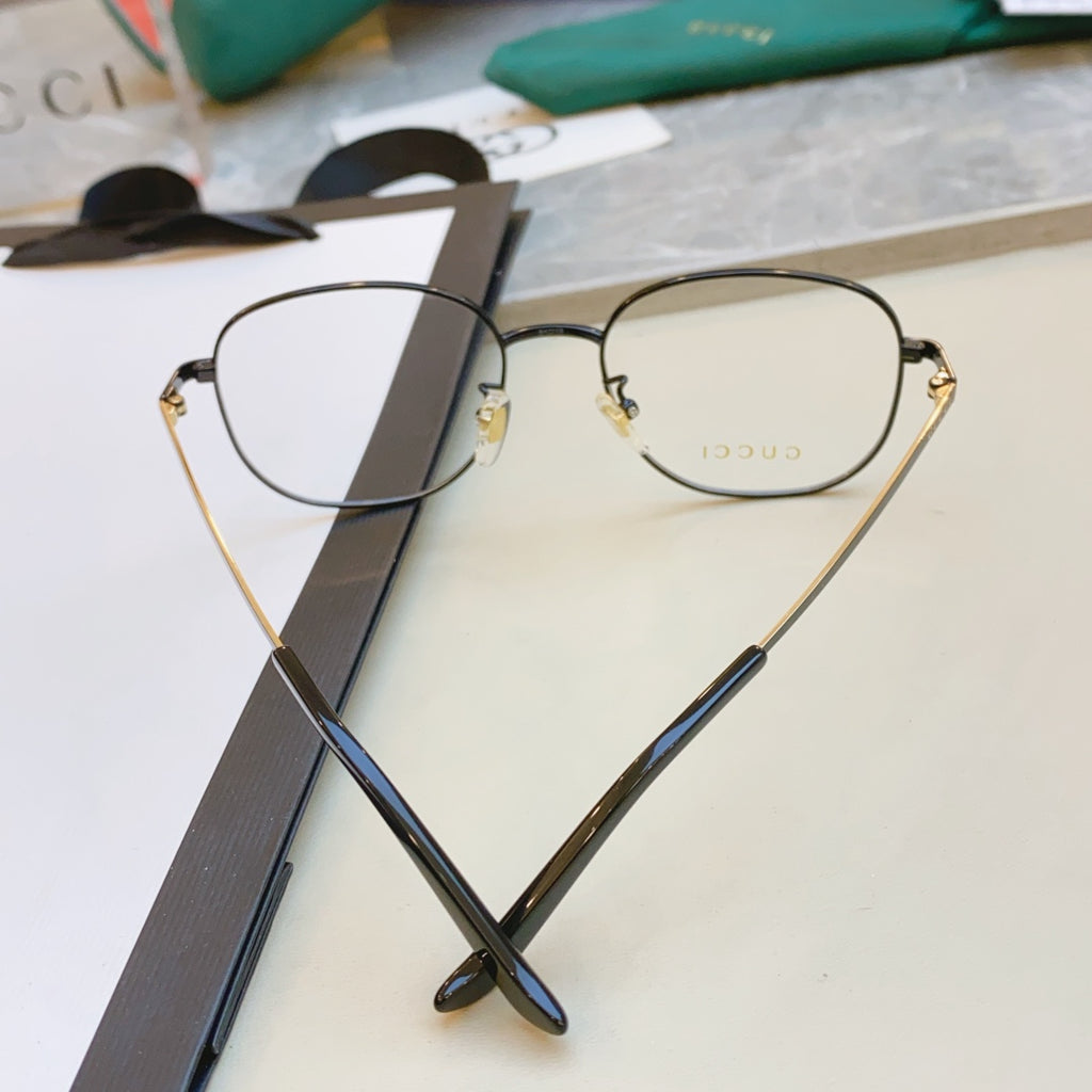 Novel glasses