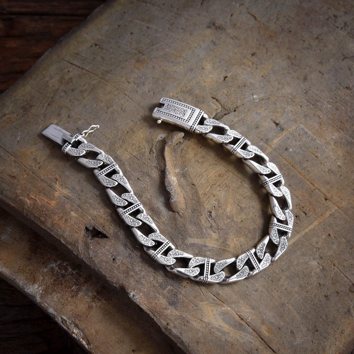 Personalized men's bracelet