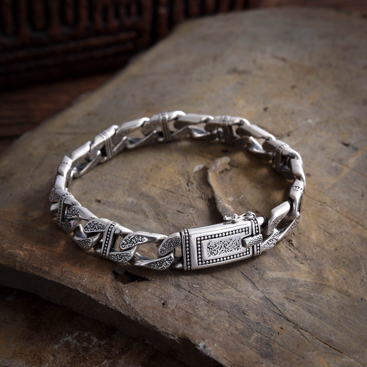 Personalized men's bracelet