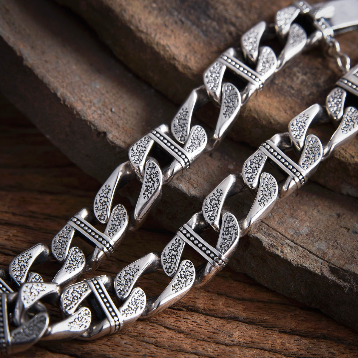 Personalized men's bracelet