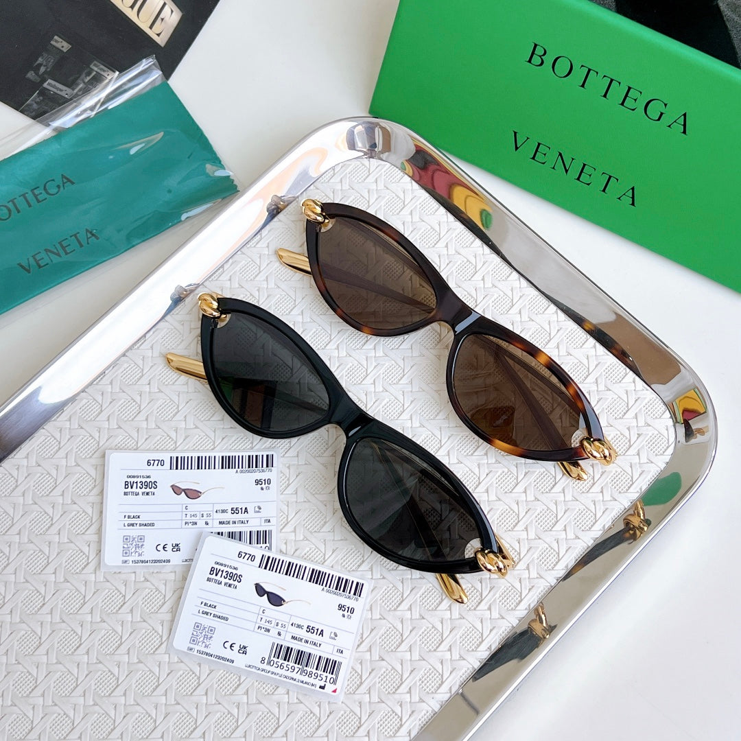 Personalized sunglasses