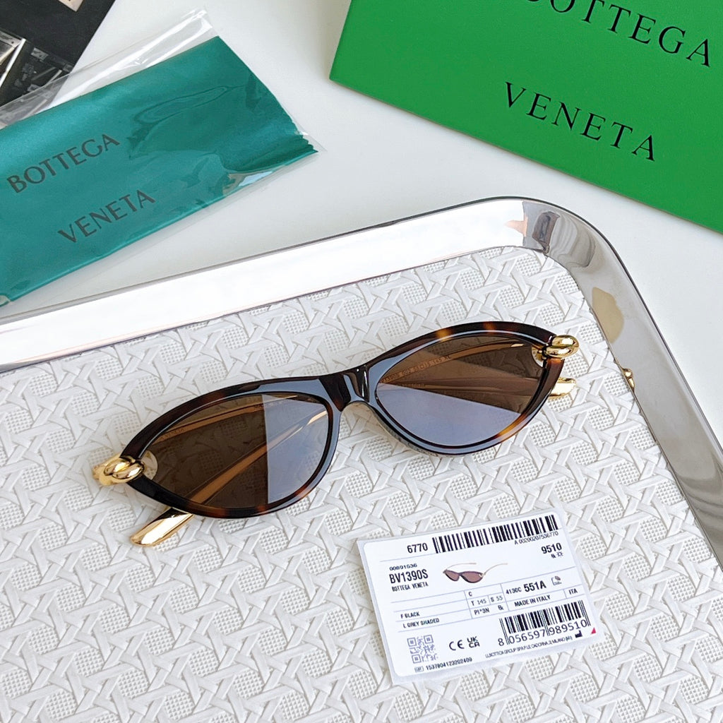 Personalized sunglasses