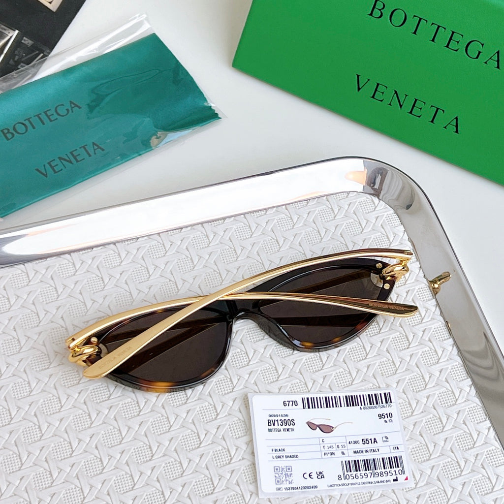 Personalized sunglasses
