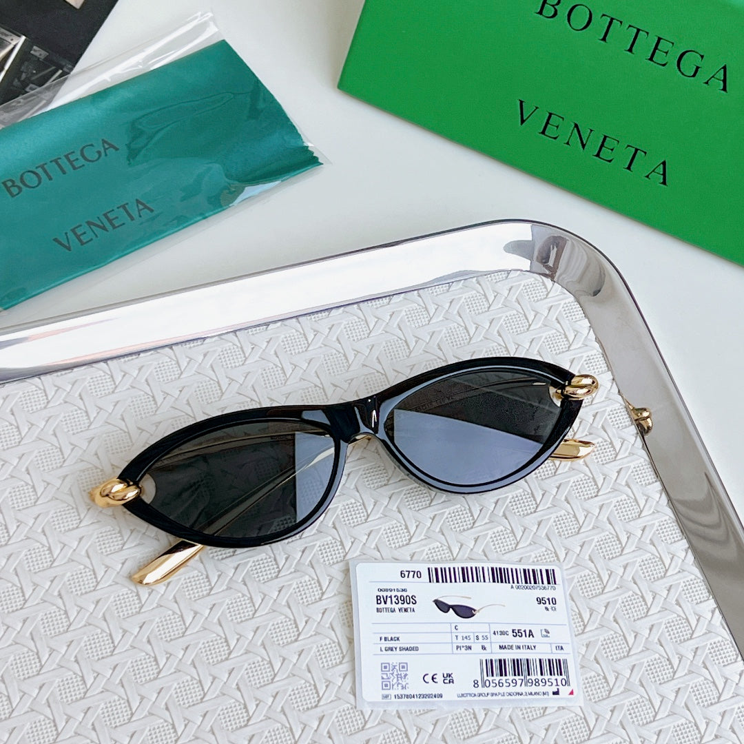 Personalized sunglasses