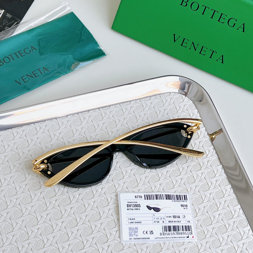 Personalized sunglasses