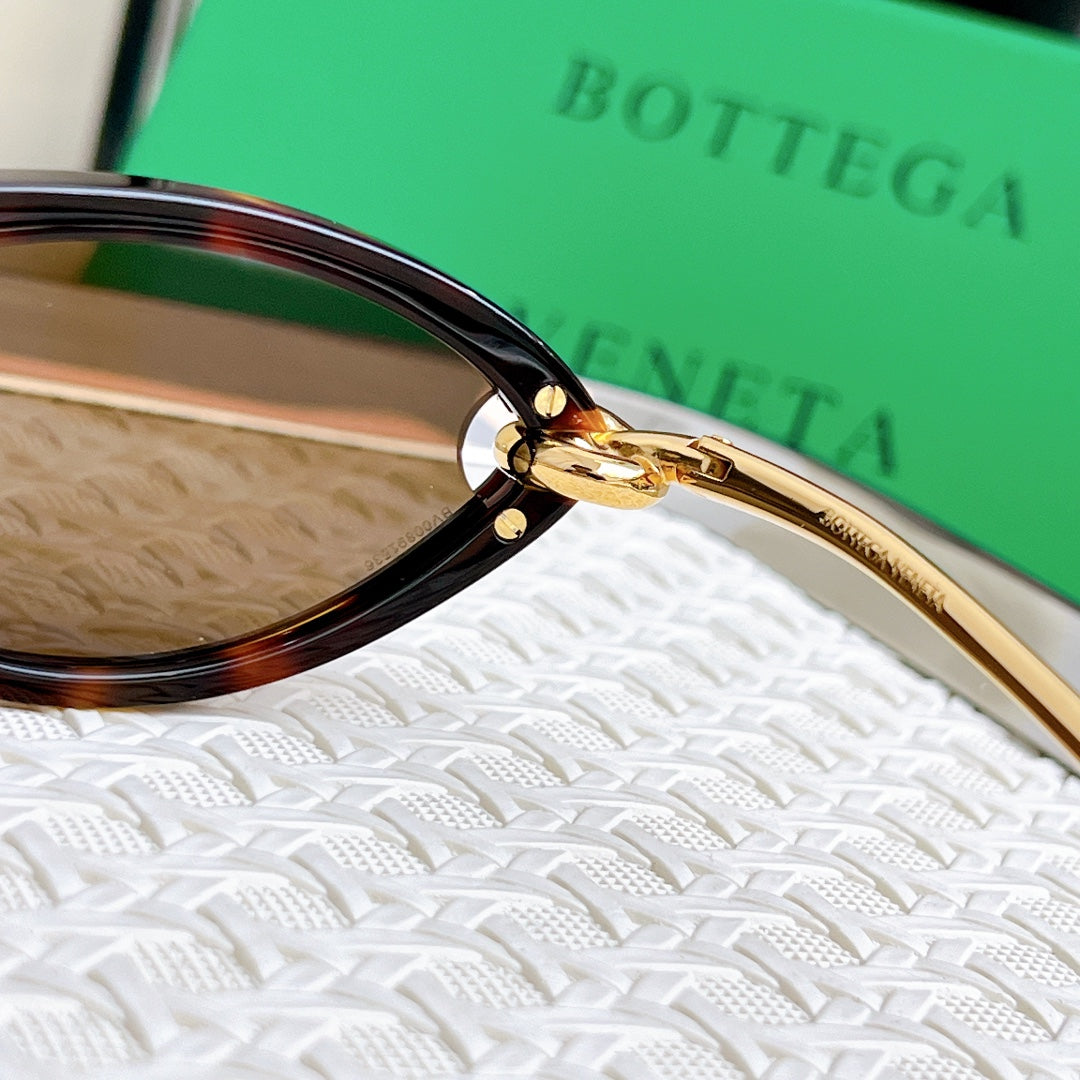 Personalized sunglasses
