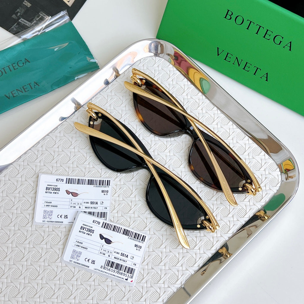 Personalized sunglasses