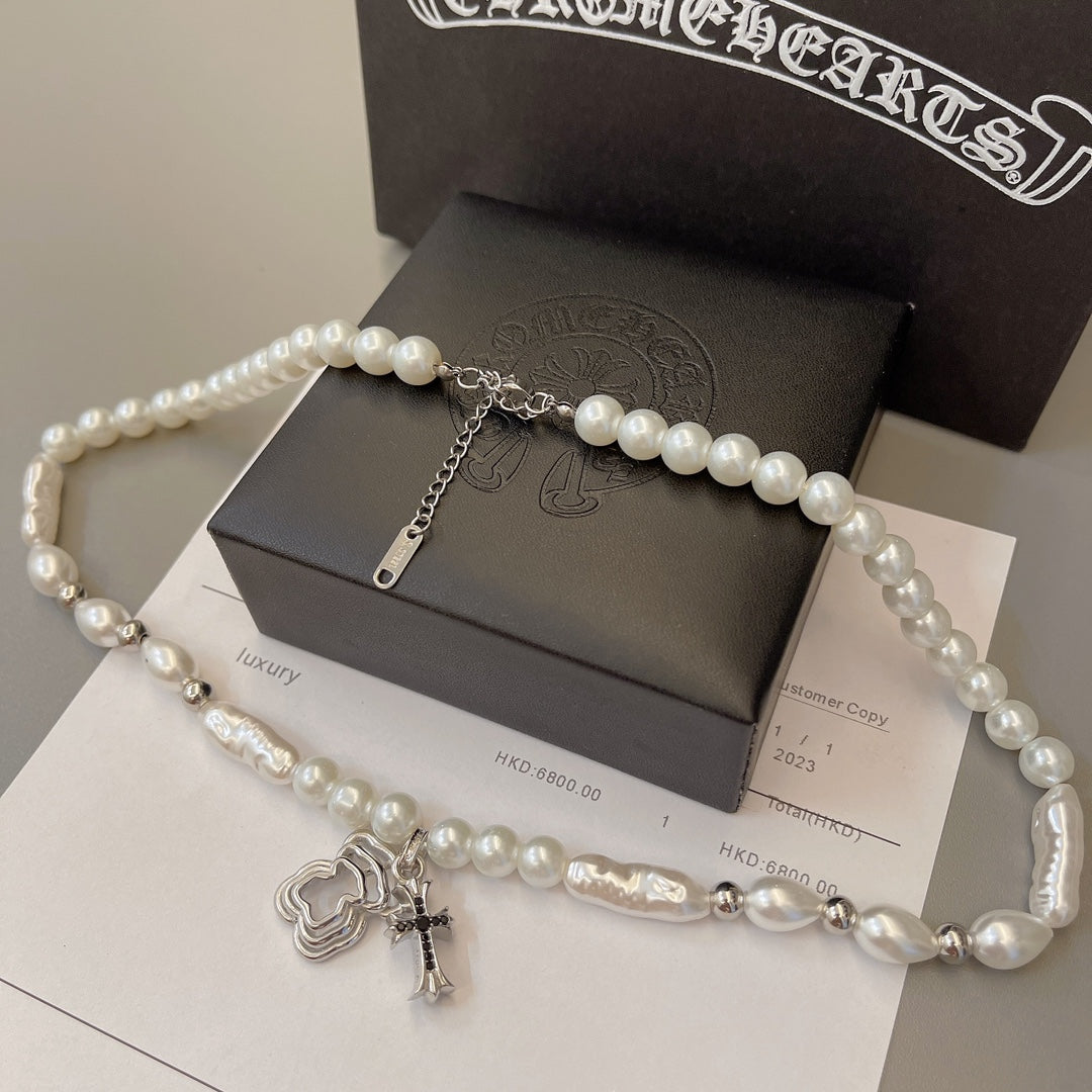 A timeless necklace