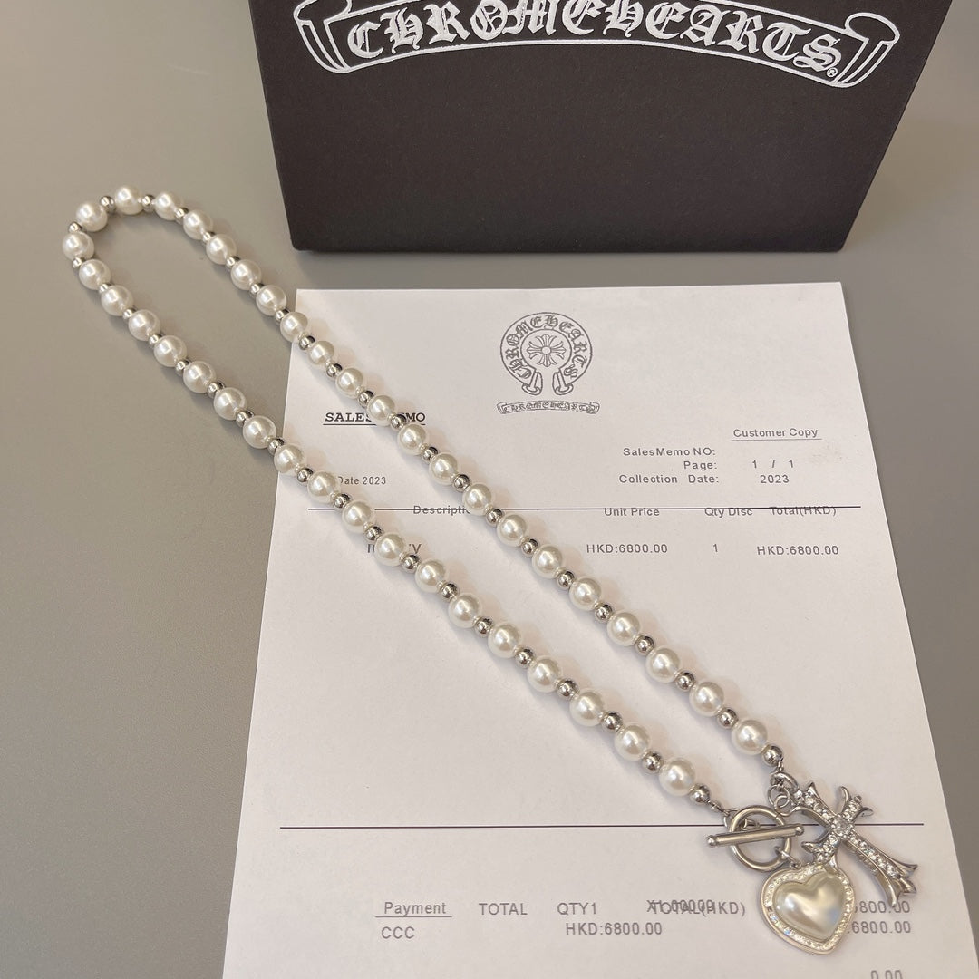 A timeless necklace