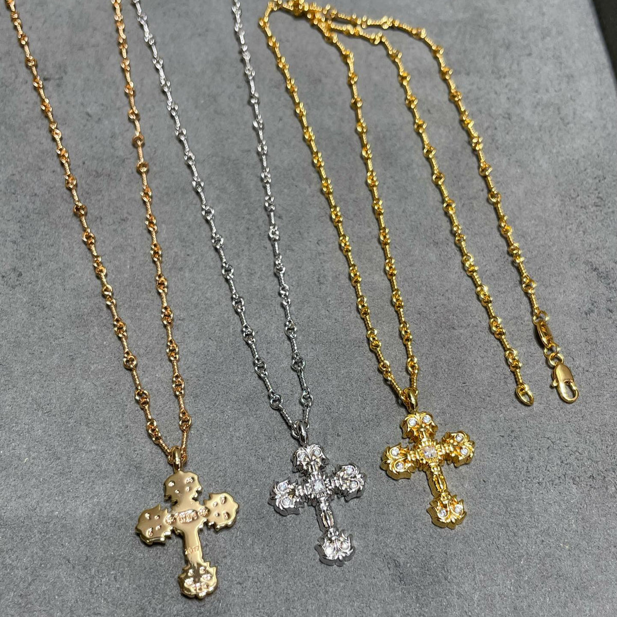 Simple classic necklace