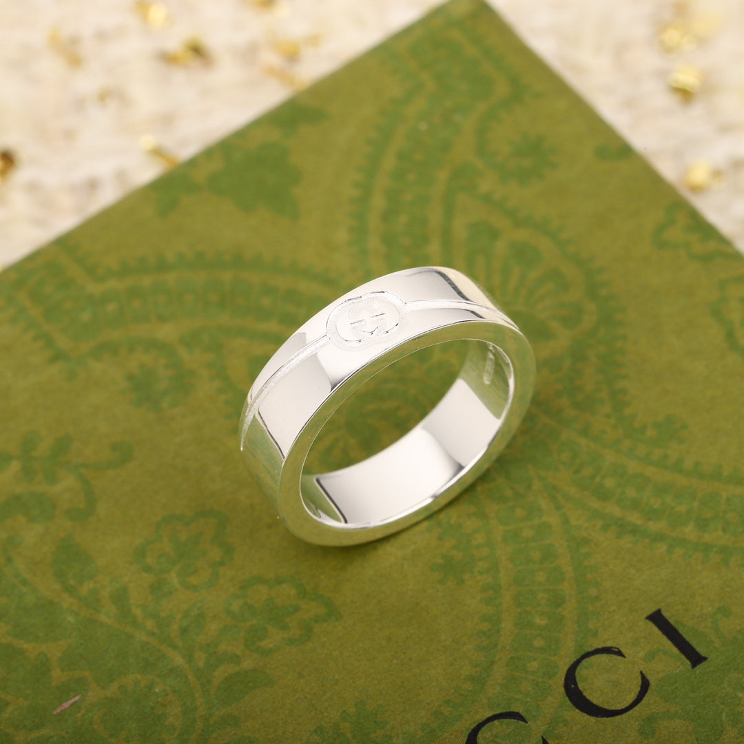 Simple and stylish single ring