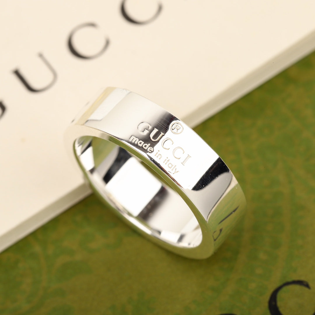 Simple and stylish single ring
