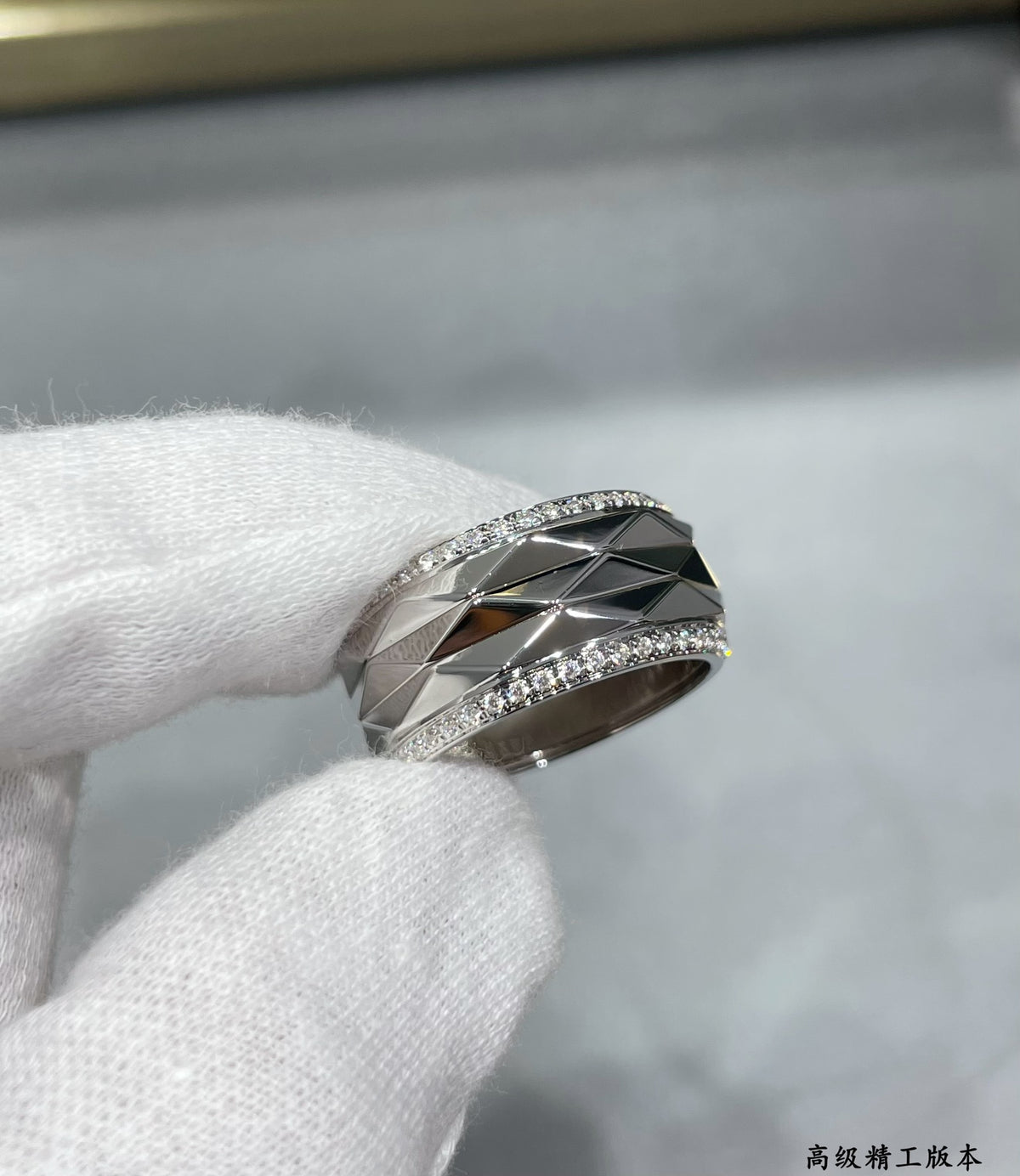 Extra wide angular ring