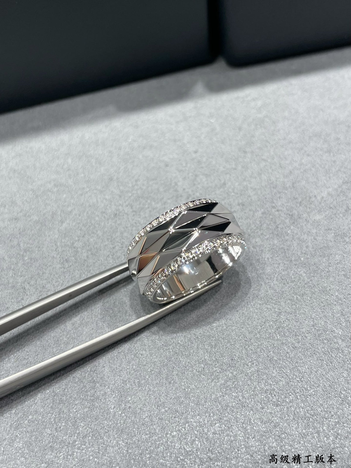 Extra wide angular ring