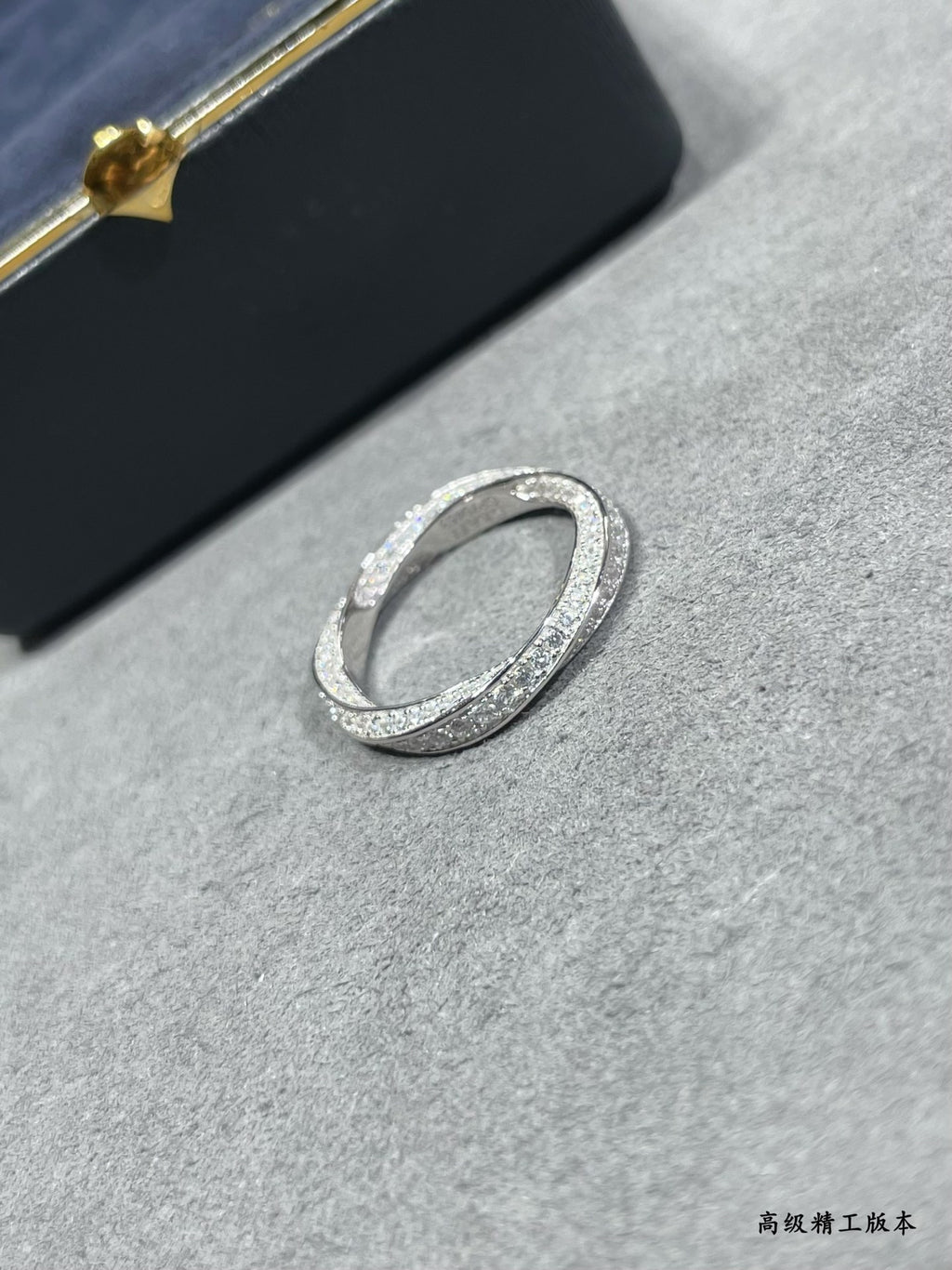 Spiral full diamond ring