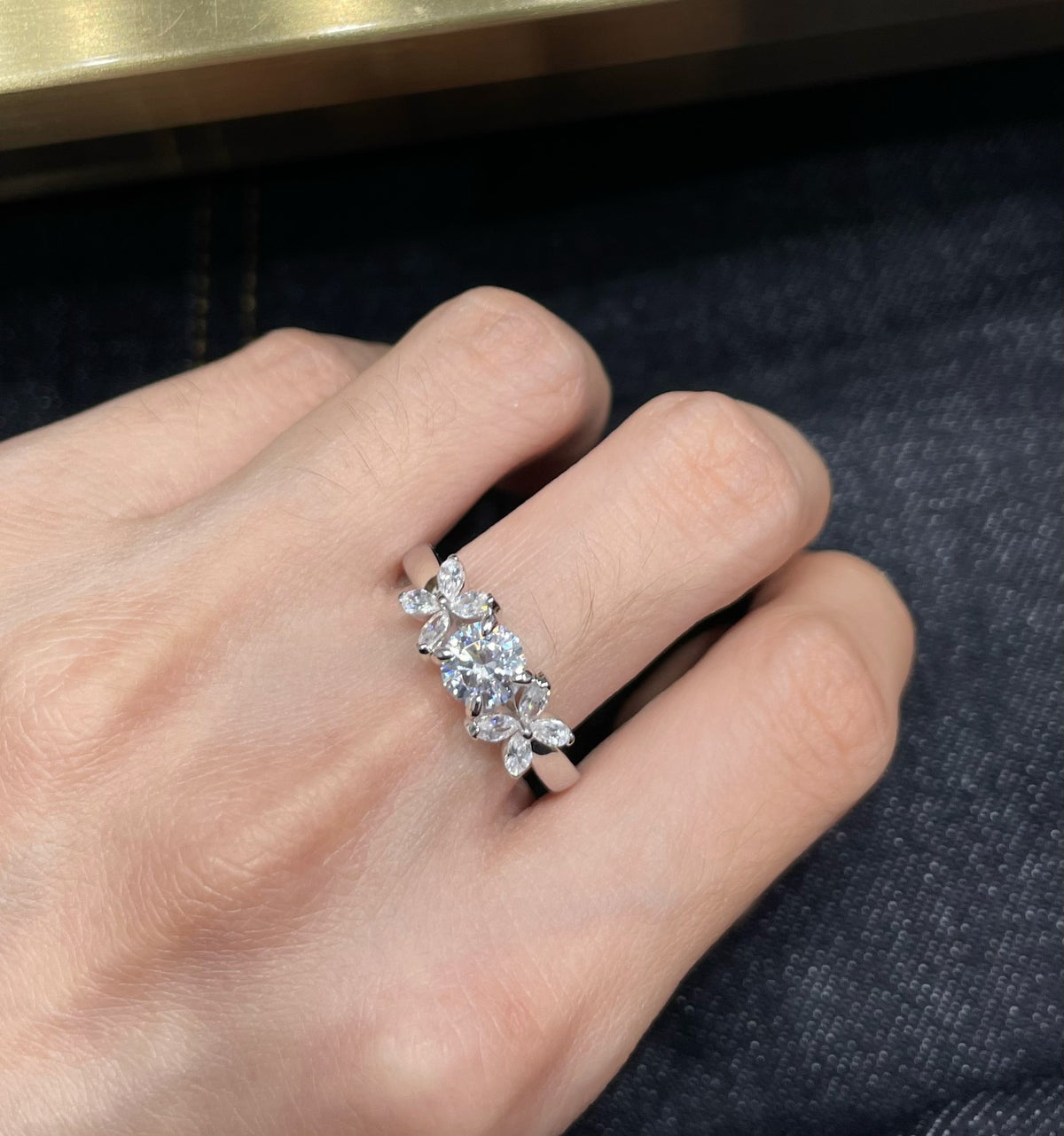 Marquise round diamond ring