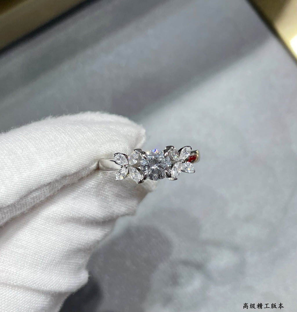 Marquise round diamond ring