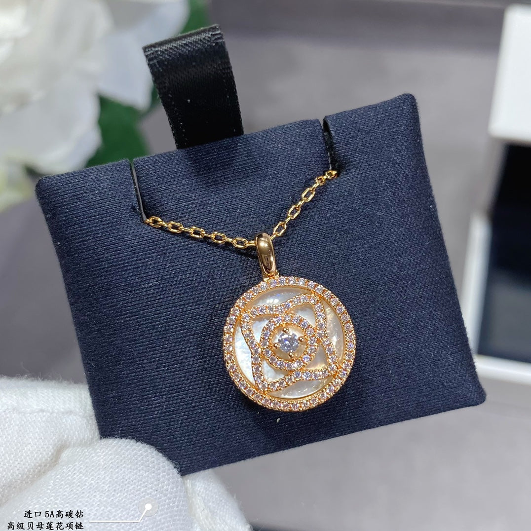 High-end mother-of-pearl lotus necklace