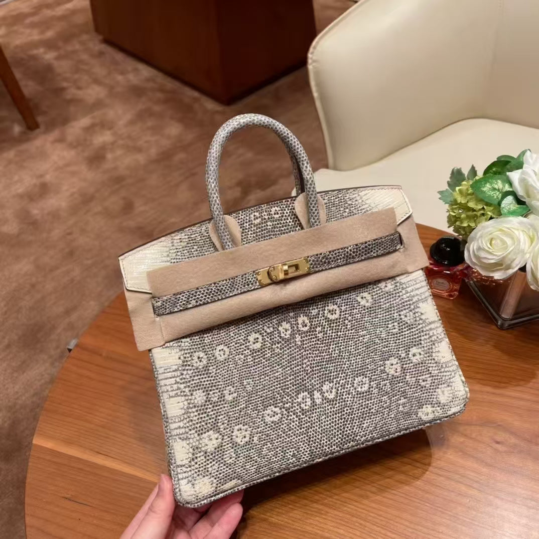 Invincible exquisite lizard leather bag