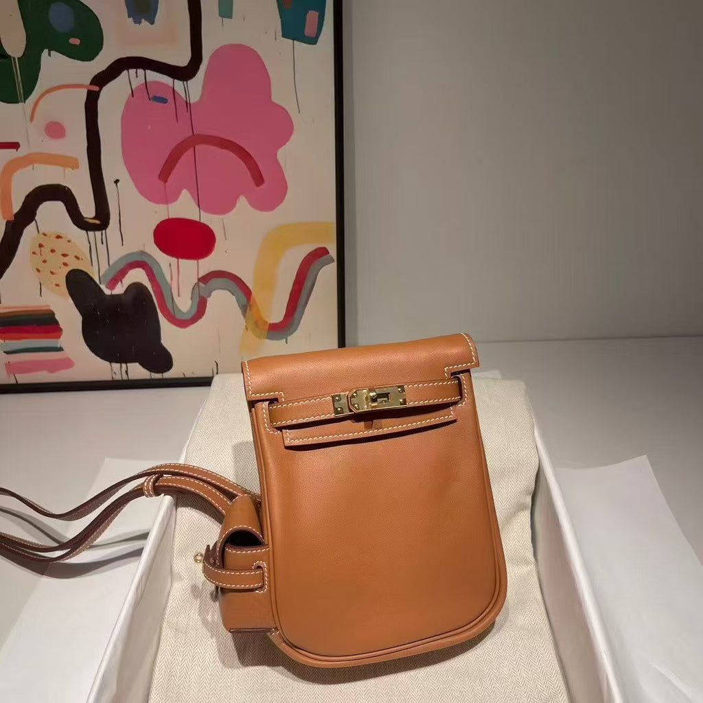 Elegant small schoolbag
