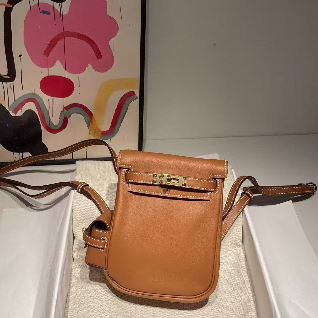 Elegant small schoolbag