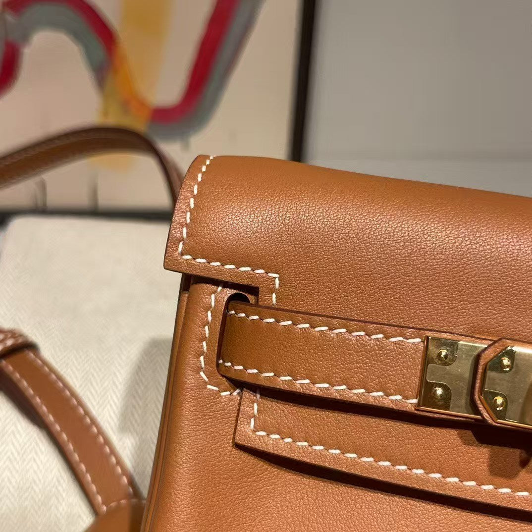 Elegant small schoolbag