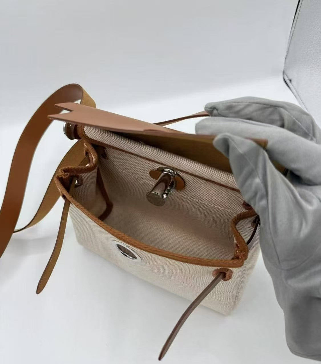 Simple and fashionable bag