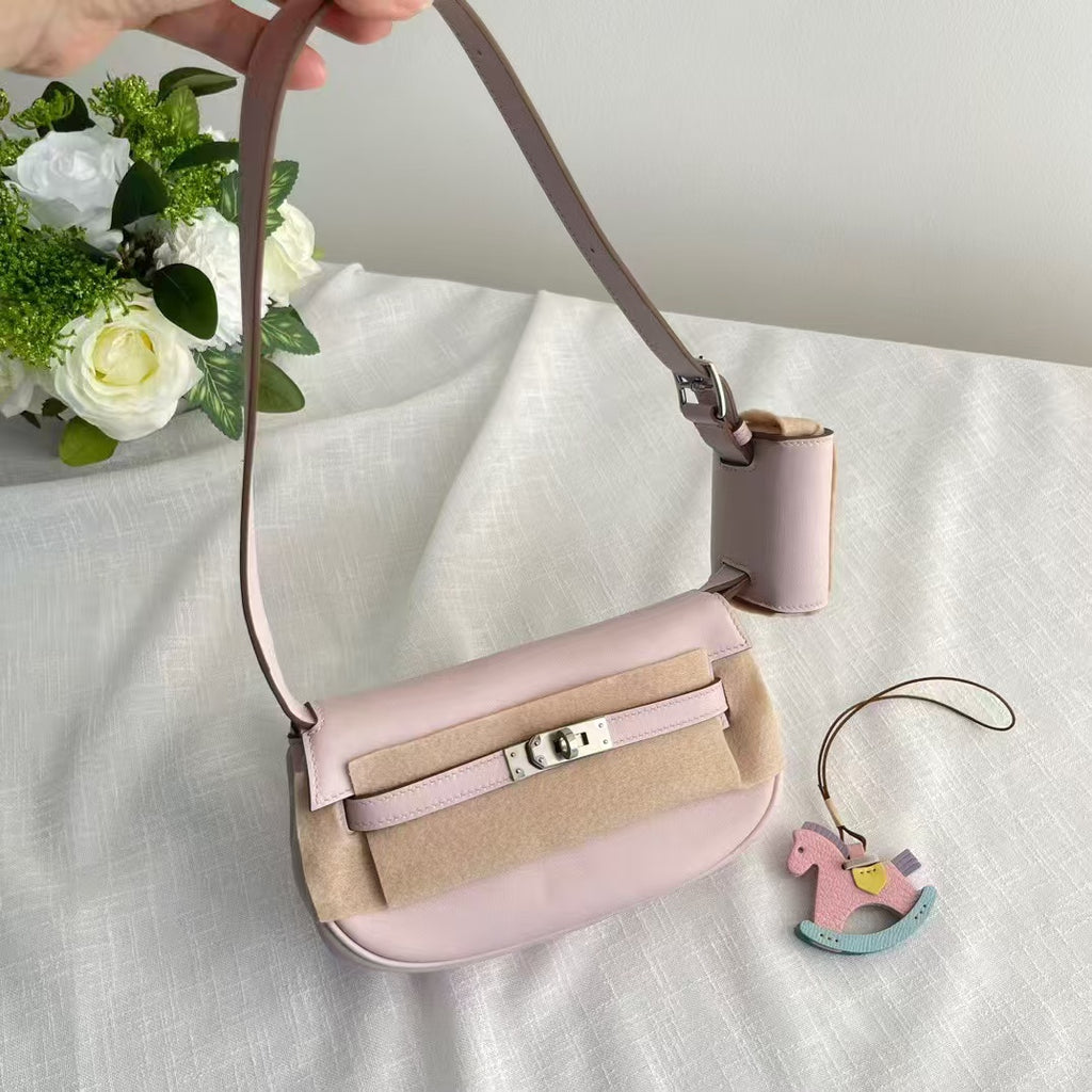kelly moove banana bag