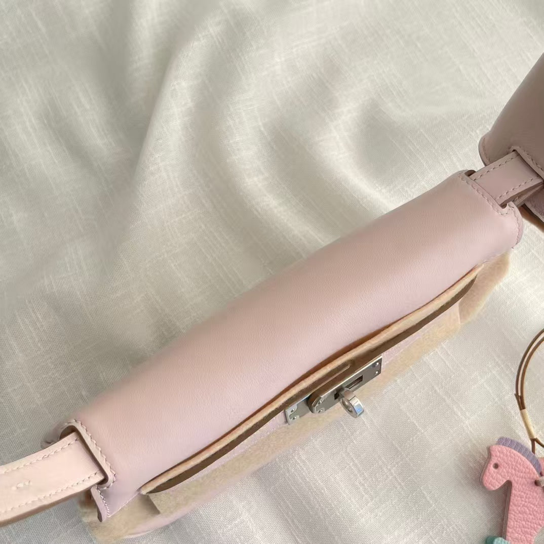 kelly moove banana bag