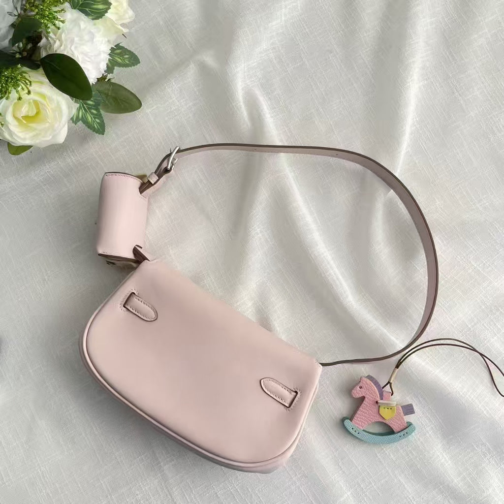 kelly moove banana bag