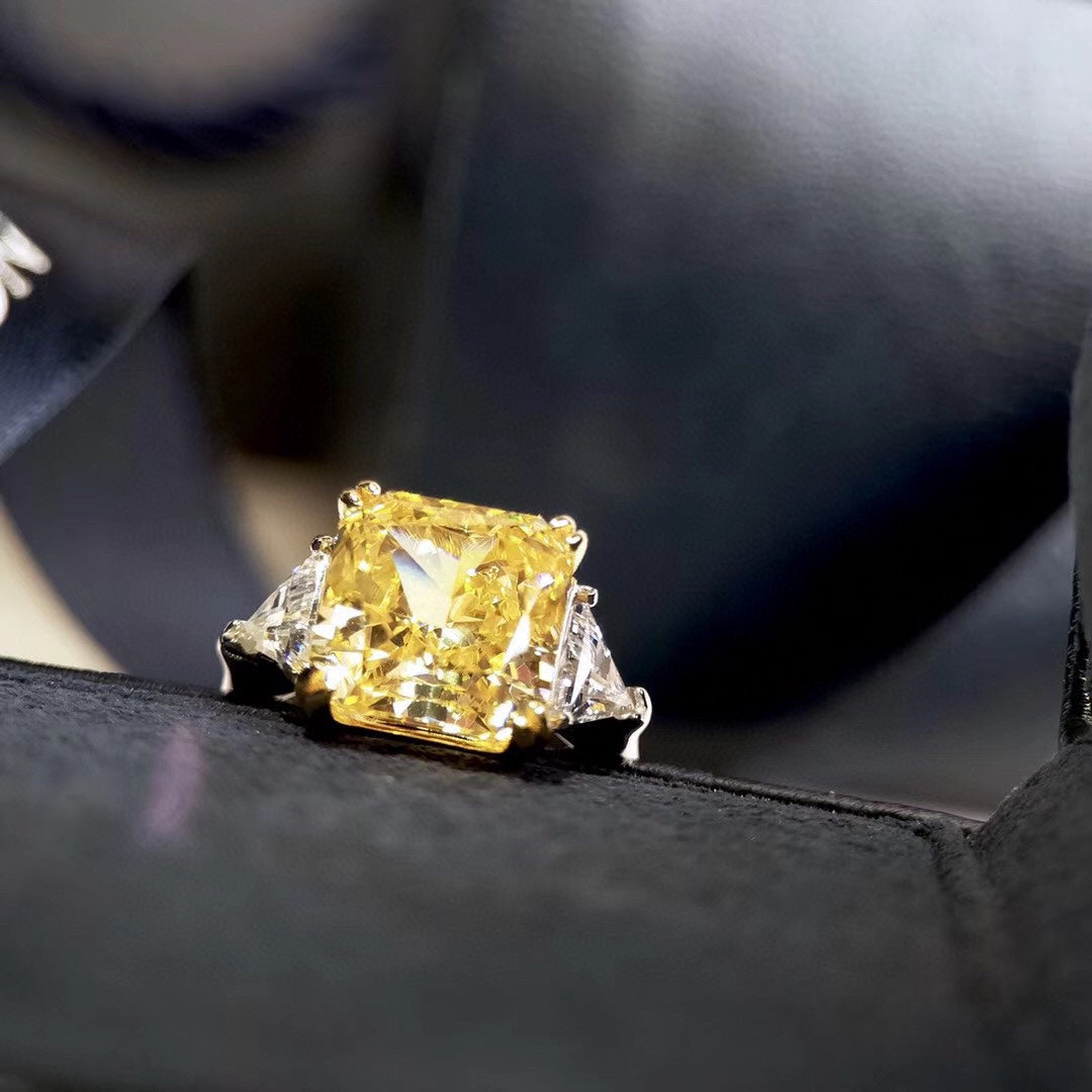 Dazzling diamond ring