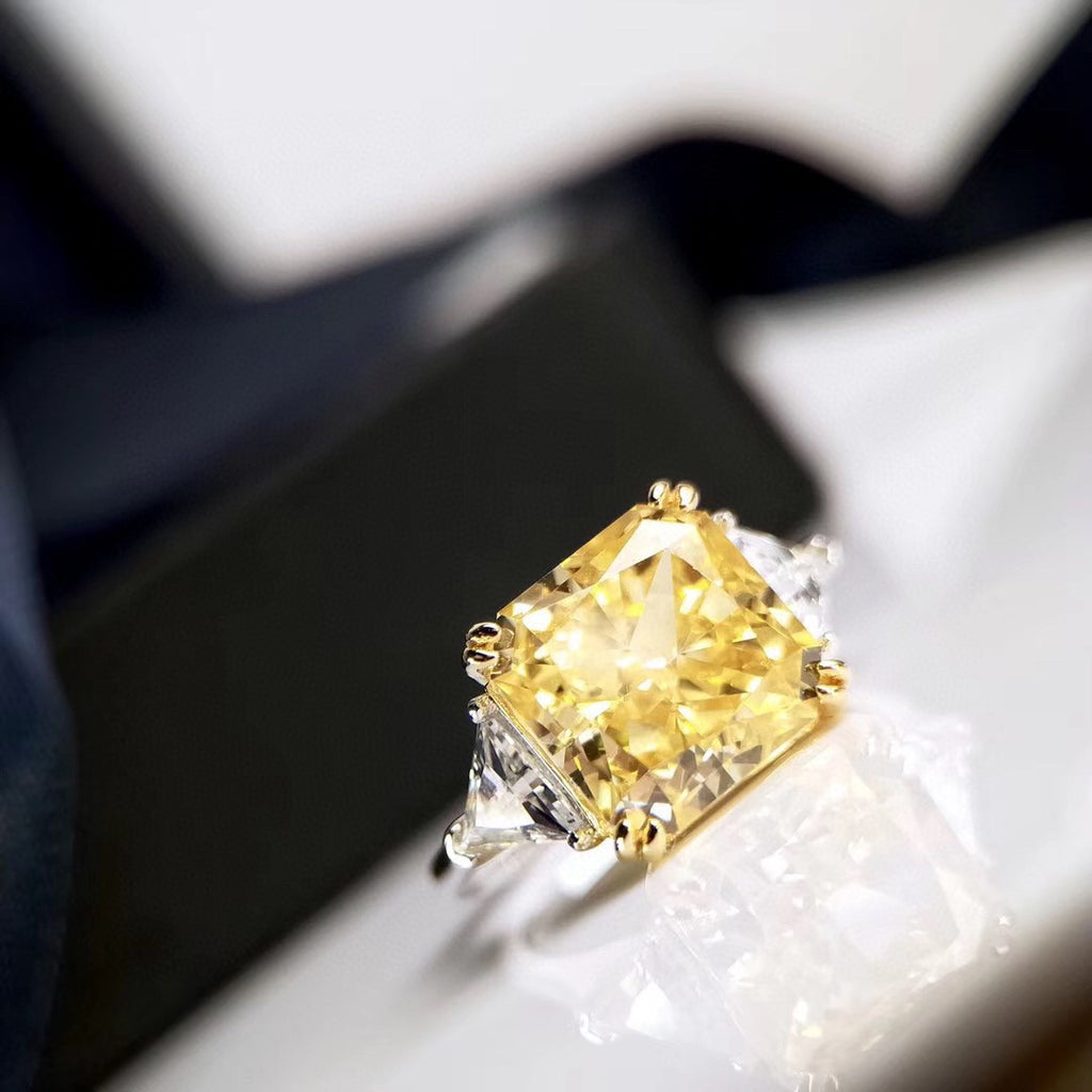 Dazzling diamond ring