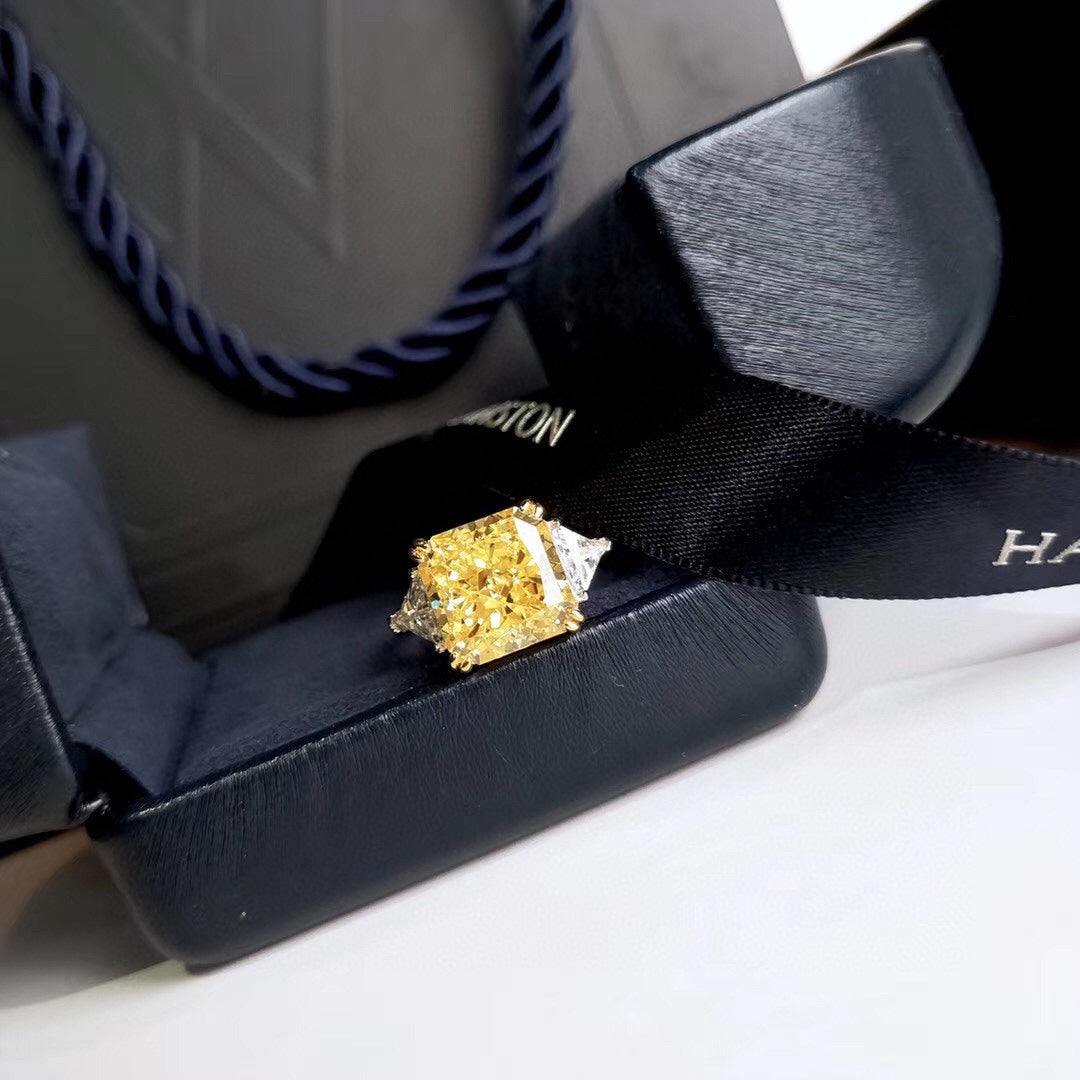 Dazzling diamond ring