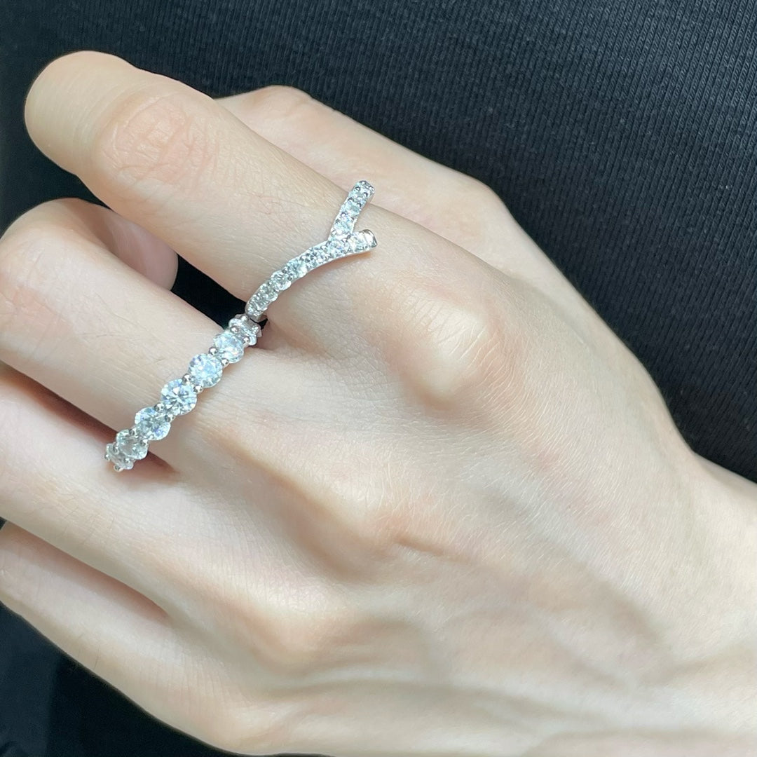 High-end jewelry V-shaped ring