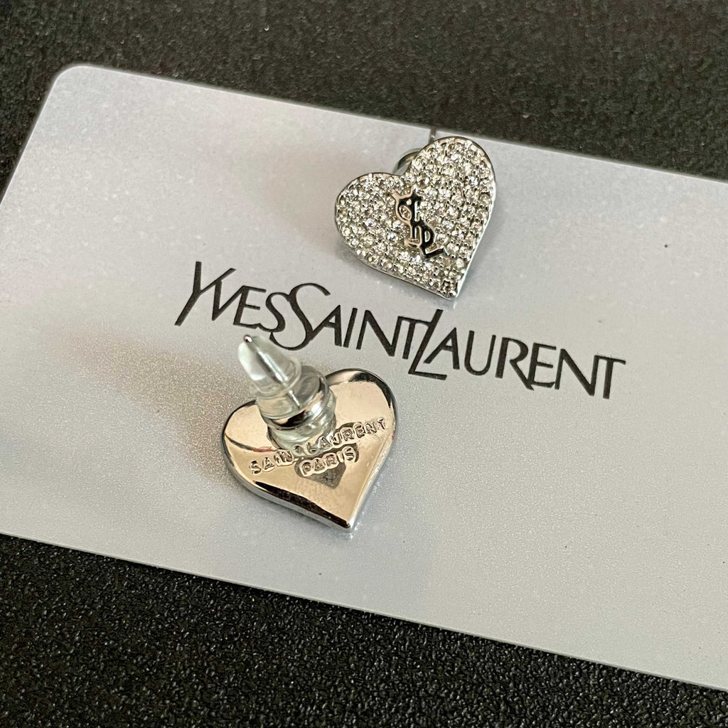 Earrings: Beauty can never beat classics