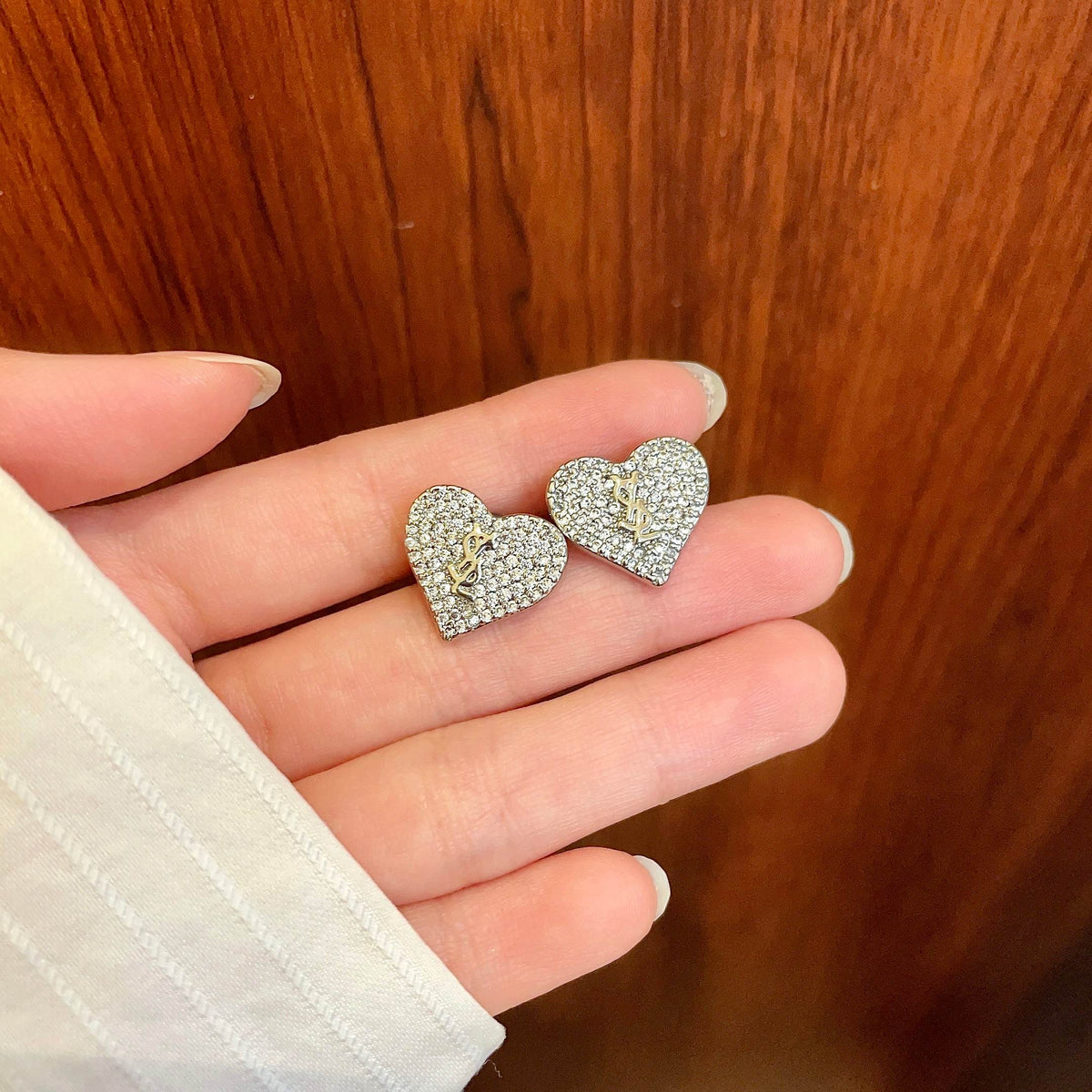 Earrings: Beauty can never beat classics
