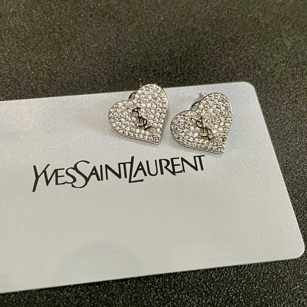 Earrings: Beauty can never beat classics