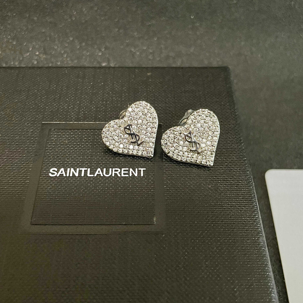 Earrings: Beauty can never beat classics
