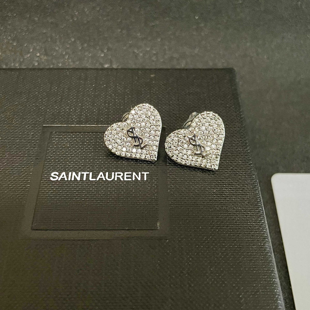 Earrings: Beauty can never beat classics